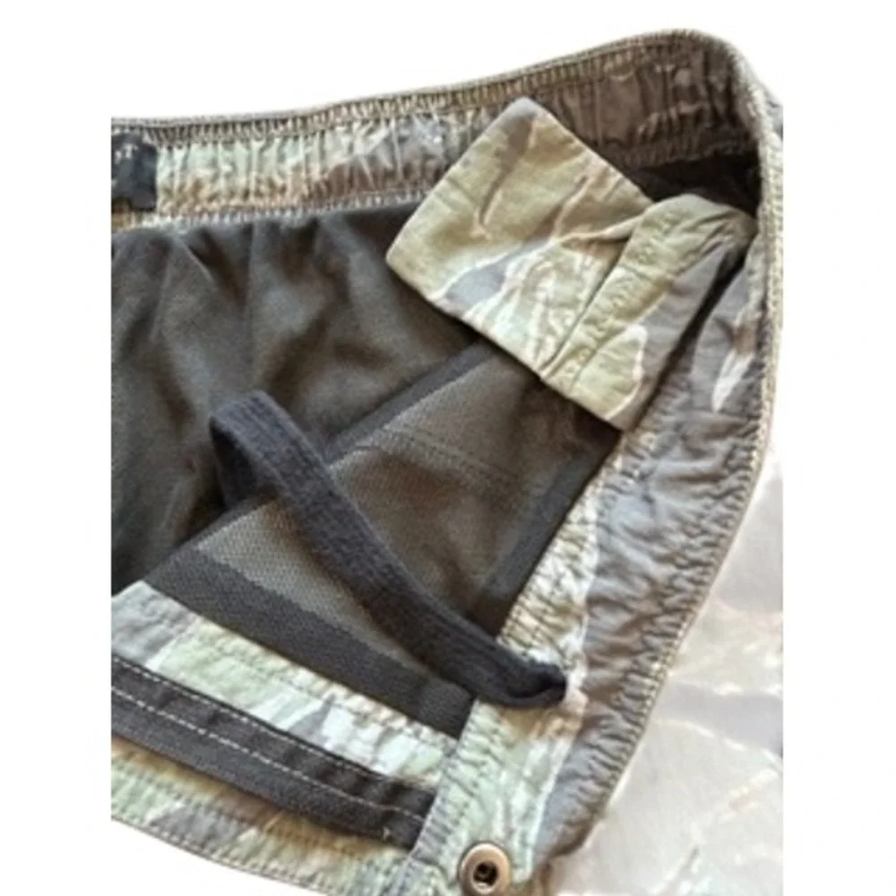 AllSaints‎ Camo Shorts Men's Medium